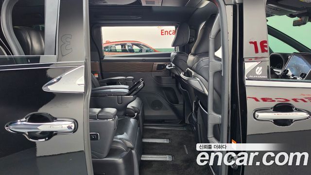 Toyota Alphard 2024 — photo 17