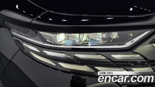 Toyota Alphard 2024 — photo 8