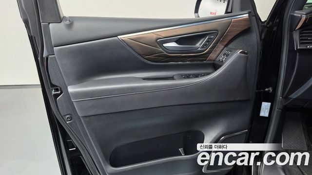Toyota Alphard 2024 — photo 14