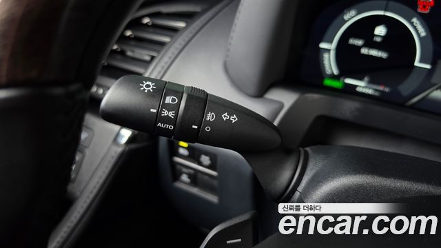 Toyota Alphard 2024 — photo 30
