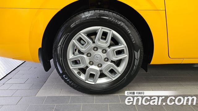 Hyundai Staria 2023 — photo 5