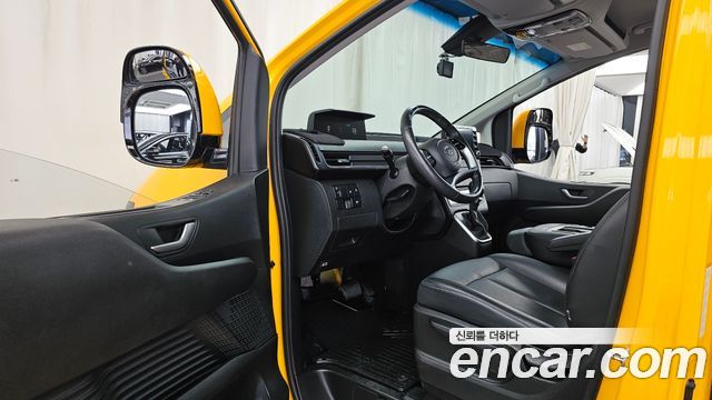 Hyundai Staria 2023 — photo 13