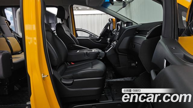 Hyundai Staria 2023 — photo 17