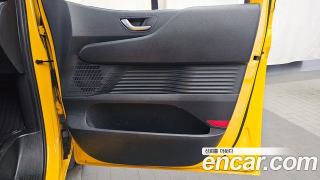 Hyundai Staria 2023 — photo 14