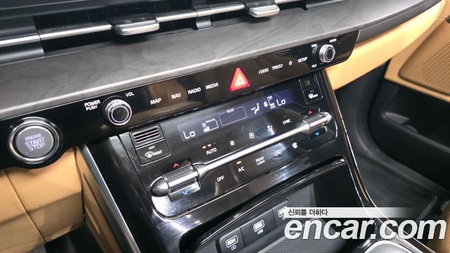 Kia Canival 2022 — photo 23
