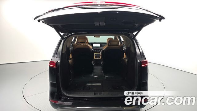 Kia Canival 2022 — photo 26