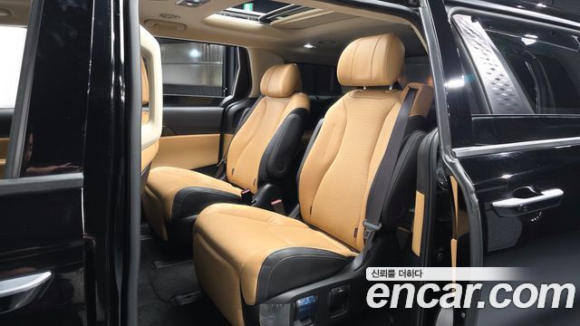 Kia Canival 2022 — photo 16