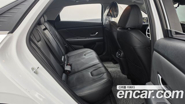 Hyundai AVANTE 2021 — photo 17
