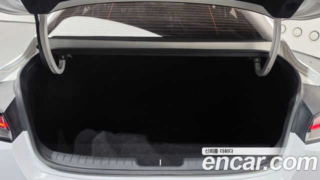 Hyundai AVANTE 2021 — photo 23
