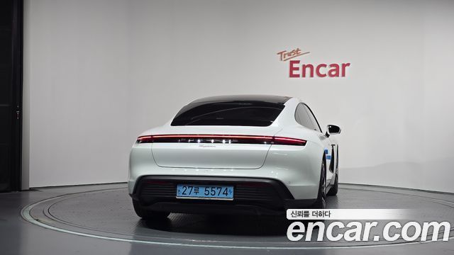Porsche Taycan 2023 — photo 4