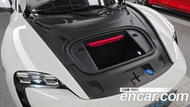 Porsche Taycan 2023 — photo 6