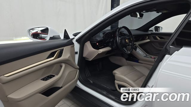 Porsche Taycan 2023 — photo 13