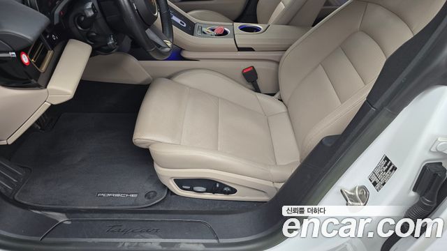 Porsche Taycan 2023 — photo 25