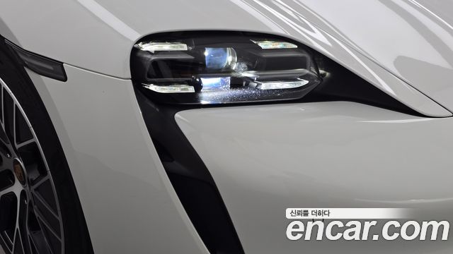 Porsche Taycan 2023 — photo 8