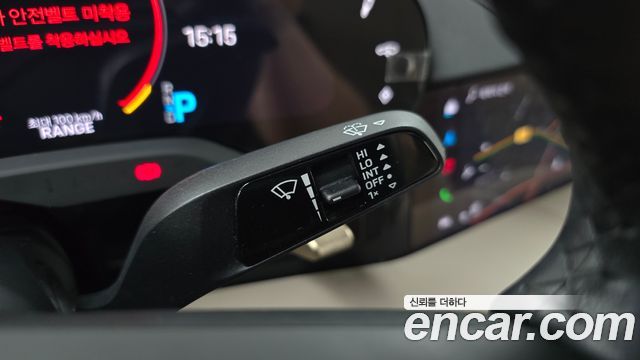 Porsche Taycan 2023 — photo 29