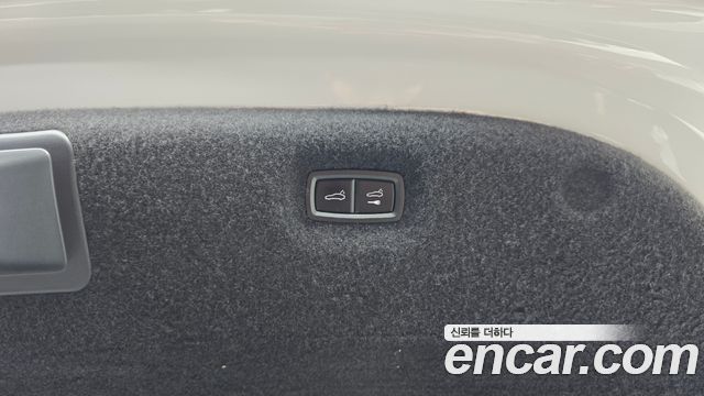 Porsche Taycan 2023 — photo 32