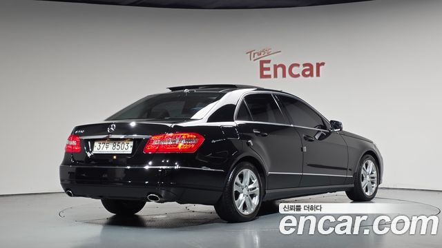 Mercedes-Benz E-Class 2010 — photo 2