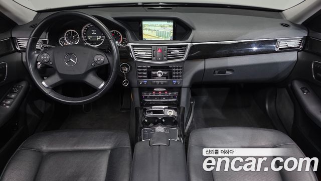 Mercedes-Benz E-Class 2010 — photo 7