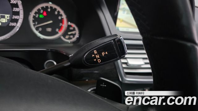 Mercedes-Benz E-Class 2010 — photo 9