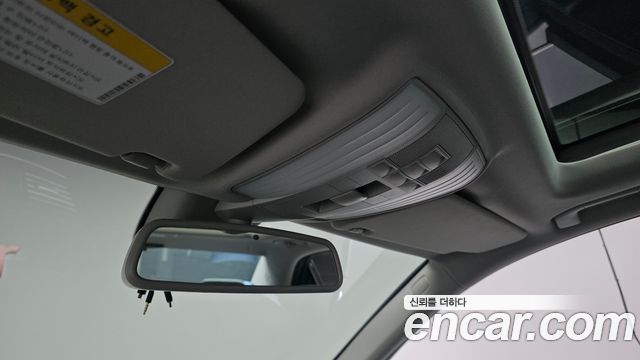 Mercedes-Benz E-Class 2010 — photo 16