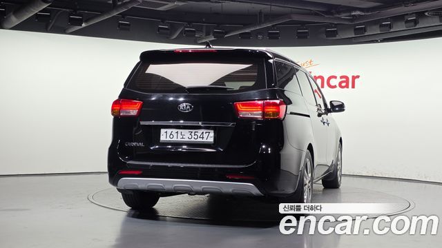 Kia Canival 2016 — photo 4