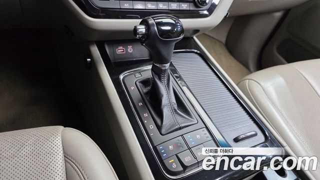 Kia Canival 2016 — photo 9
