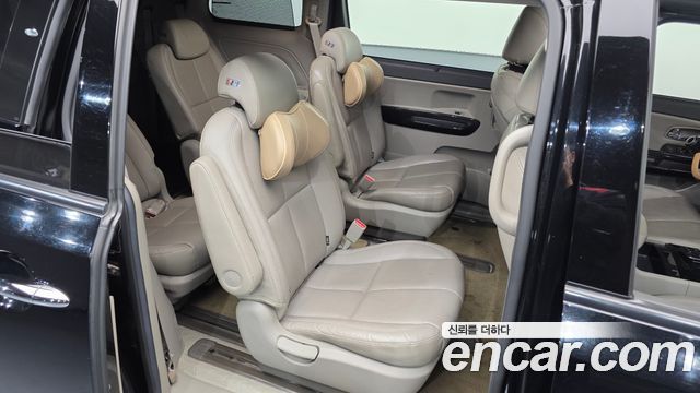 Kia Canival 2016 — photo 12