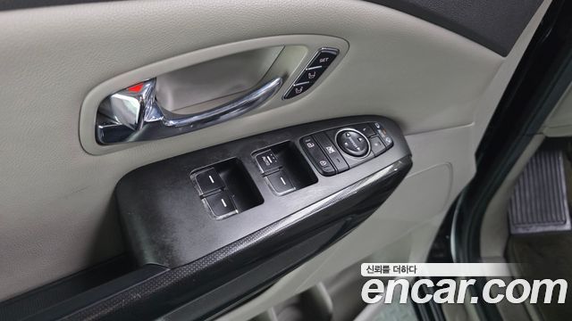 Kia Canival 2016 — photo 18