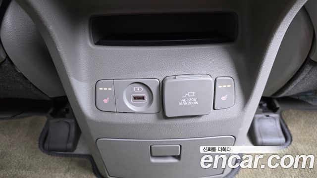 Kia Canival 2016 — photo 19