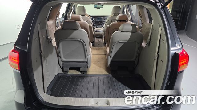 Kia Canival 2016 — photo 20