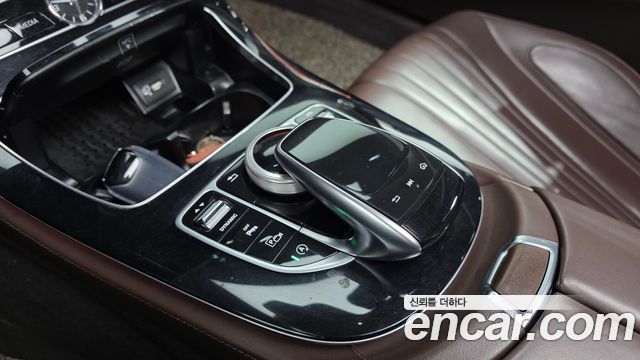 Mercedes-Benz CLS-Class 2020 — photo 12