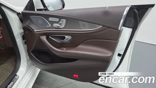Mercedes-Benz CLS-Class 2020 — photo 14