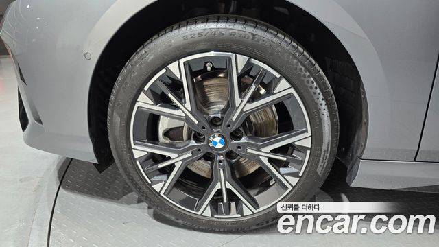 BMW 1-Series 2026 — photo 5