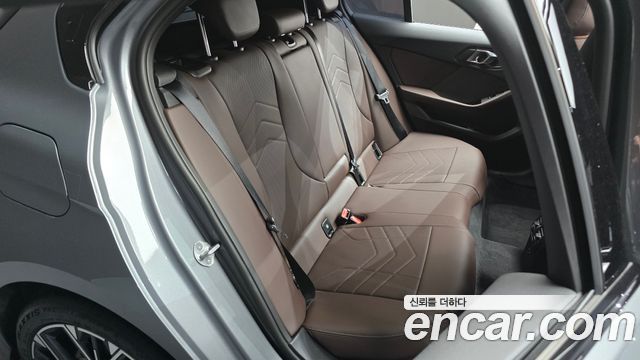 BMW 1-Series 2026 — photo 17