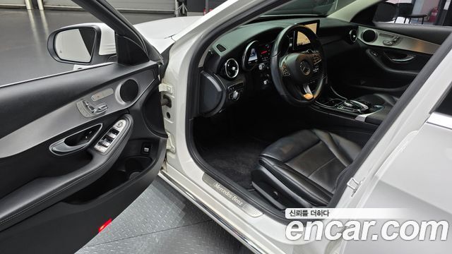 Mercedes-Benz C-Class 2016 — photo 10