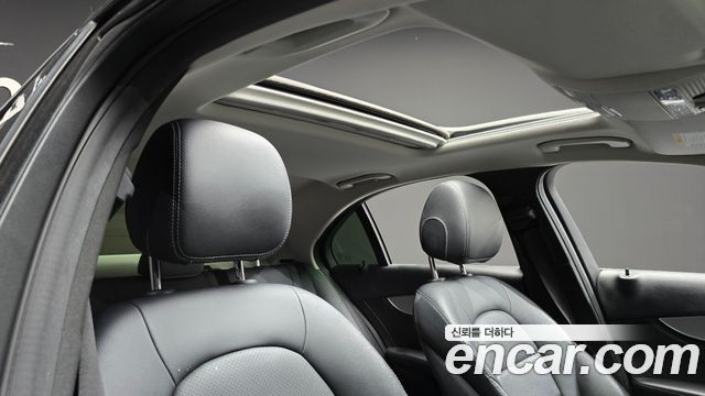 Mercedes-Benz C-Class 2016 — photo 19