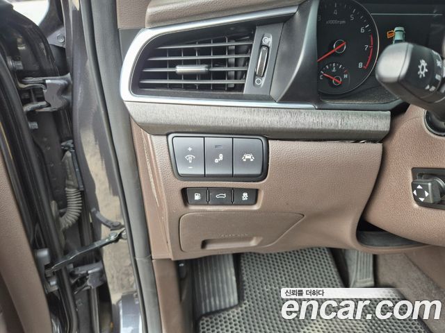 Kia K7 2017 — photo 8