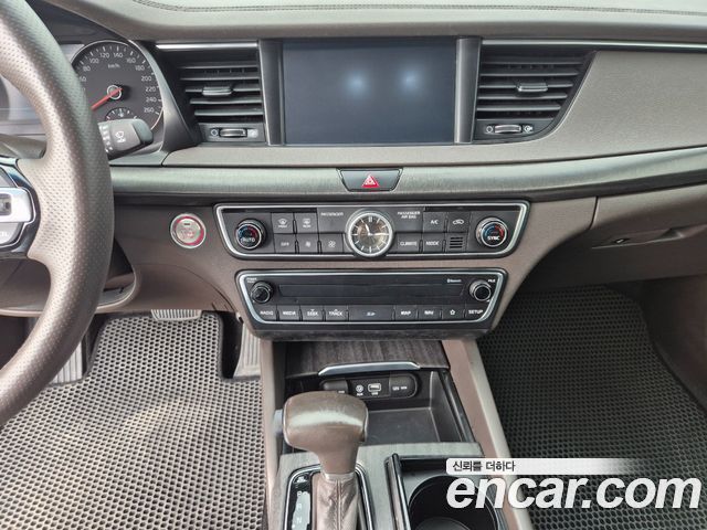 Kia K7 2017 — photo 10