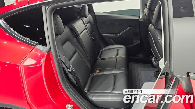 Tesla Model Y 2021 — photo 17