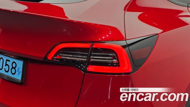 Tesla Model Y 2021 — photo 9