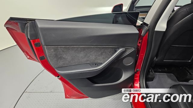Tesla Model Y 2021 — photo 15