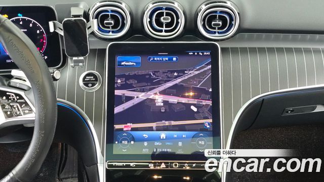 Mercedes-Benz C-Class 2024 — photo 18