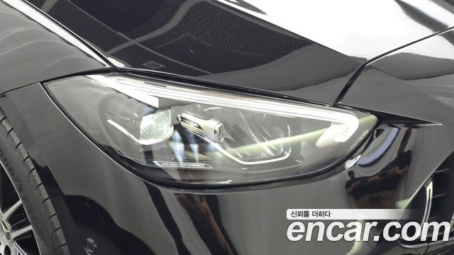 Mercedes-Benz C-Class 2024 — photo 8