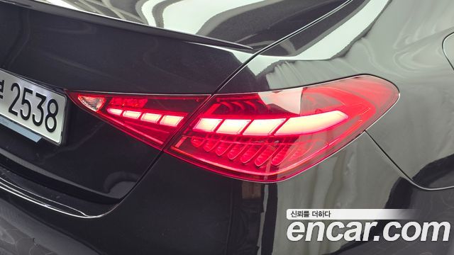 Mercedes-Benz C-Class 2024 — photo 9