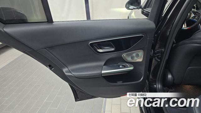 Mercedes-Benz C-Class 2024 — photo 15