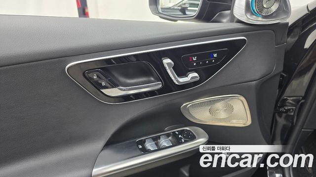 Mercedes-Benz C-Class 2024 — photo 29
