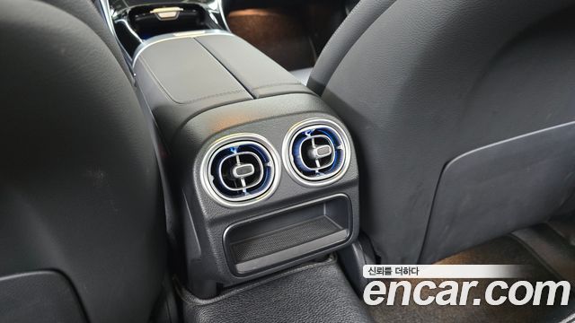 Mercedes-Benz C-Class 2024 — photo 31