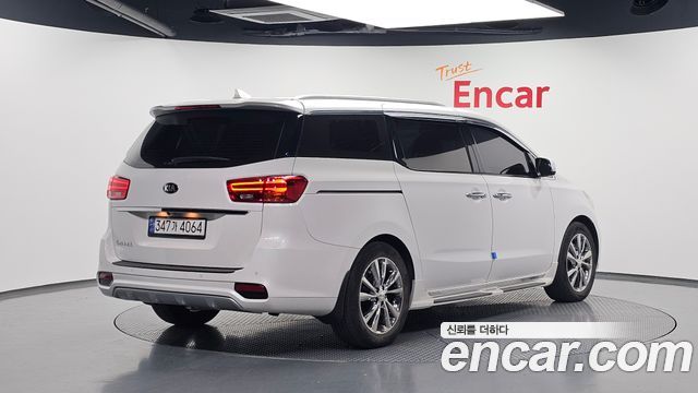 Kia Canival 2019 — photo 2