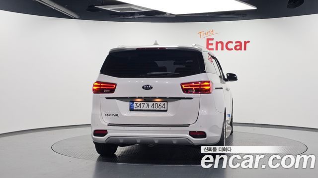 Kia Canival 2019 — photo 4