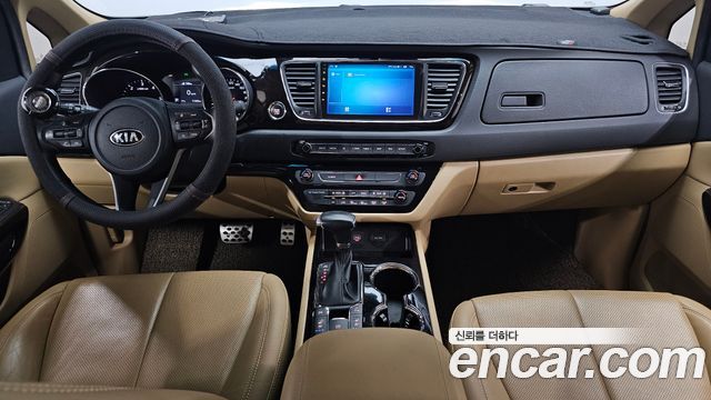 Kia Canival 2019 — photo 10
